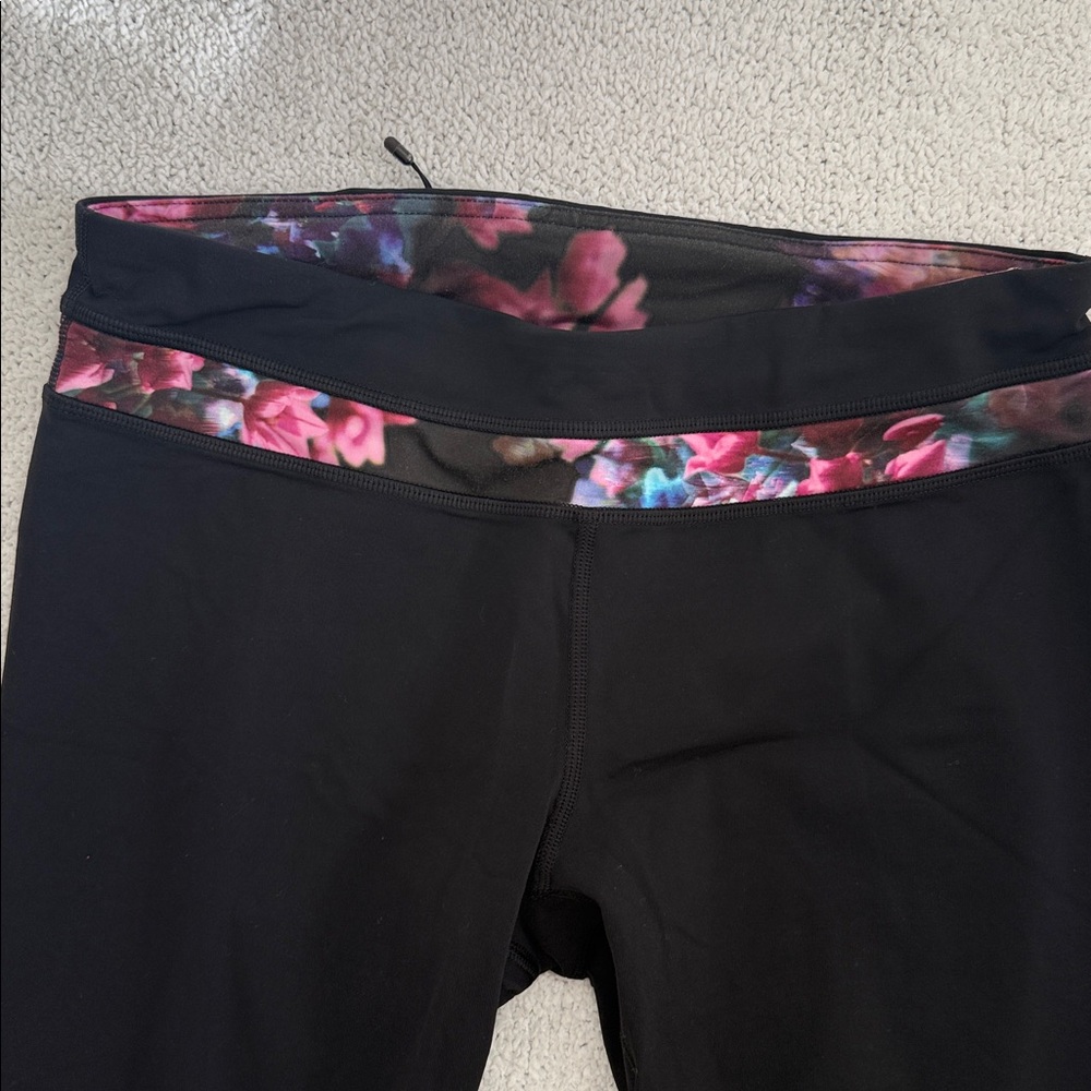 Lululemon Crop Bottoms - Picture 2 of 4